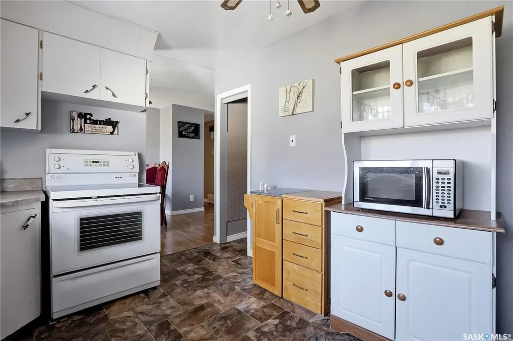 35 Mcinnis Crescent Regina SK S4R 3E7