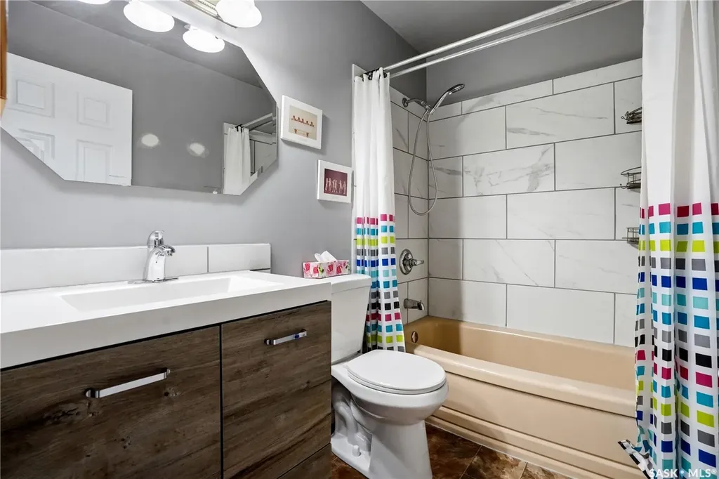 35 Mcinnis Crescent Regina SK S4R 3E7