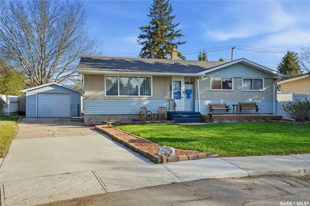 35 Mcinnis Crescent Regina SK S4R 3E7