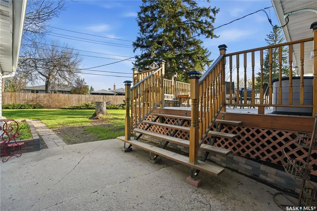 35 Mcinnis Crescent Regina SK S4R 3E7