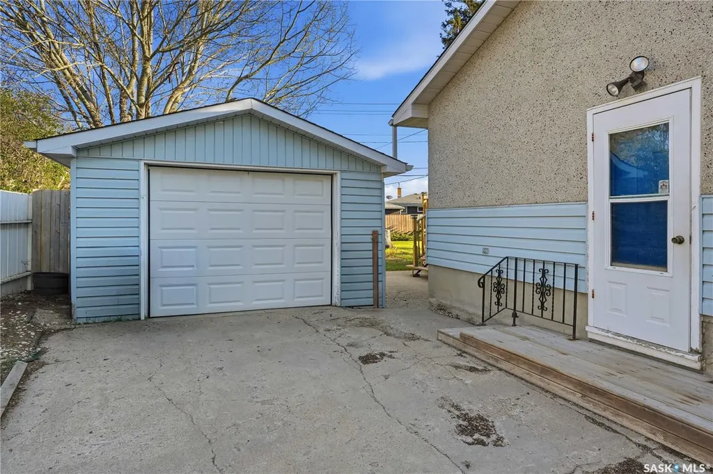 35 Mcinnis Crescent Regina SK S4R 3E7
