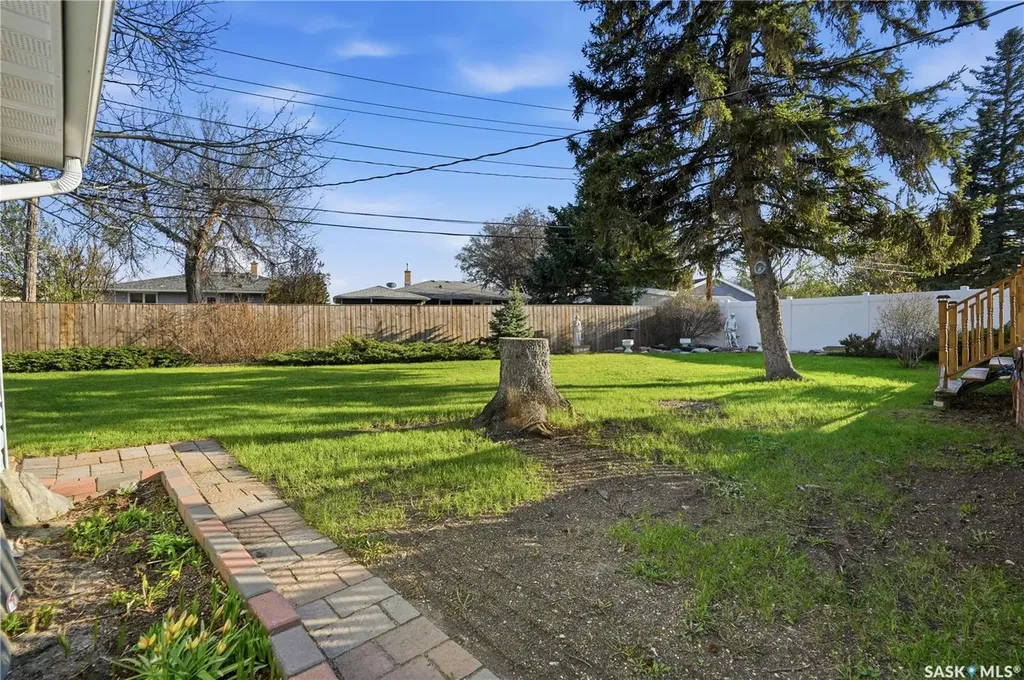 35 Mcinnis Crescent Regina SK S4R 3E7