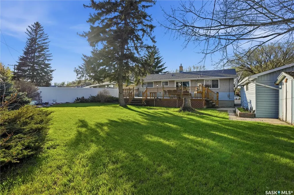 35 Mcinnis Crescent Regina SK S4R 3E7
