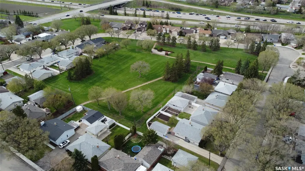 35 Mcinnis Crescent Regina SK S4R 3E7