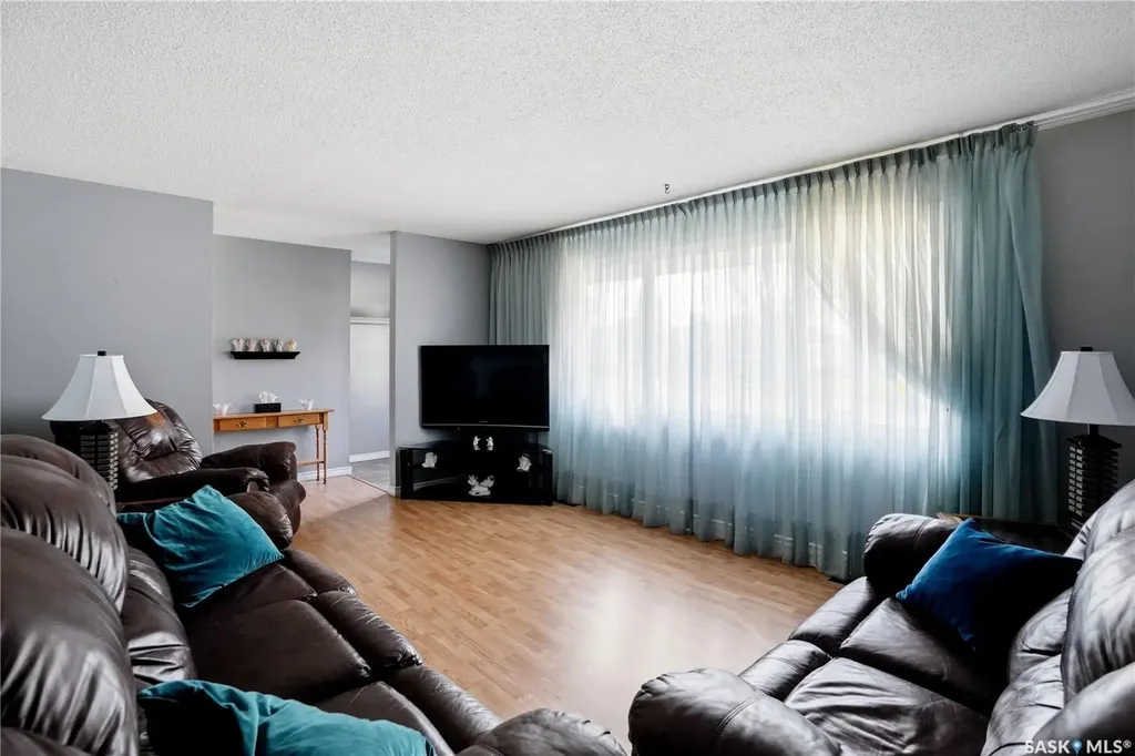 35 Mcinnis Crescent Regina SK S4R 3E7