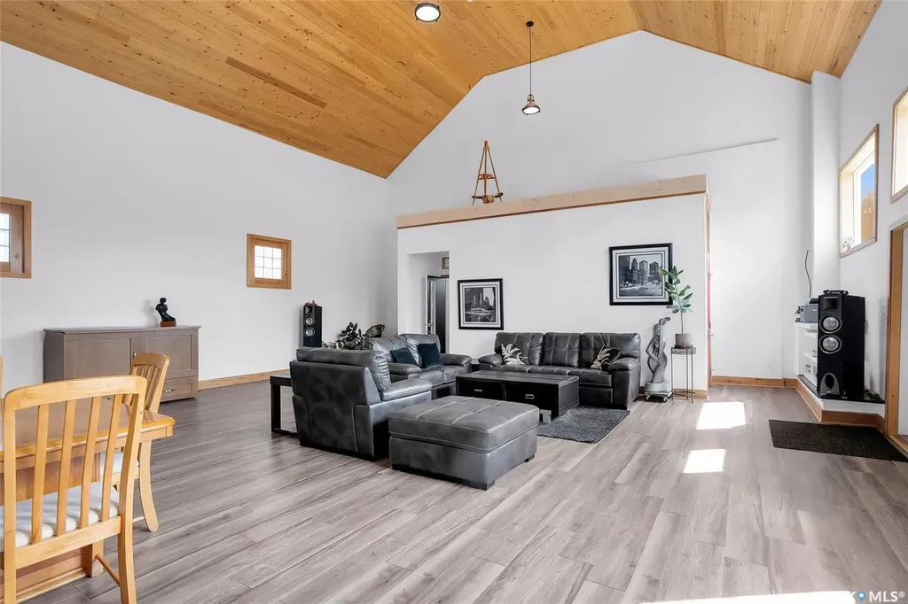 310 F Avenue S Saskatoon SK S7M 1T2