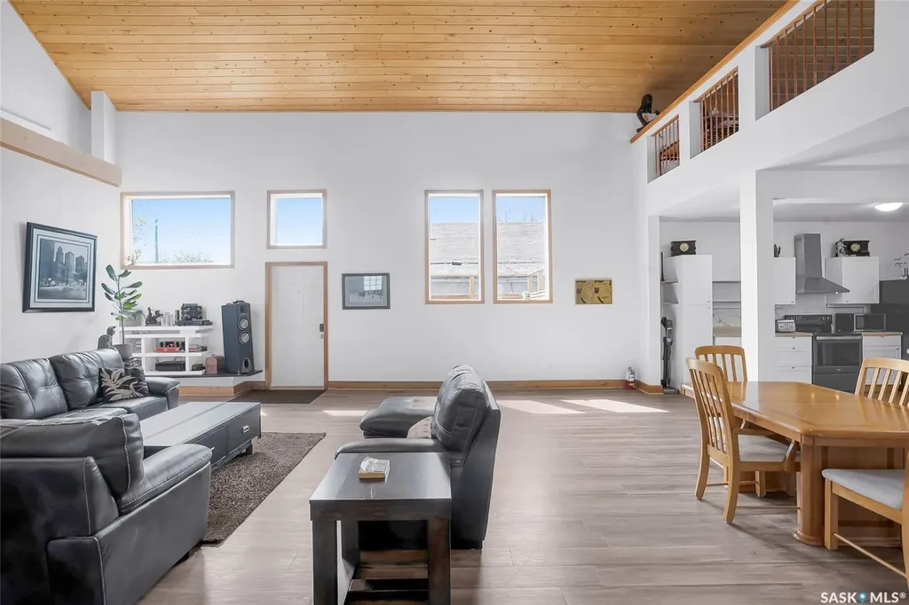310 F Avenue S Saskatoon SK S7M 1T2