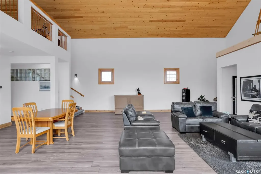 310 F Avenue S Saskatoon SK S7M 1T2