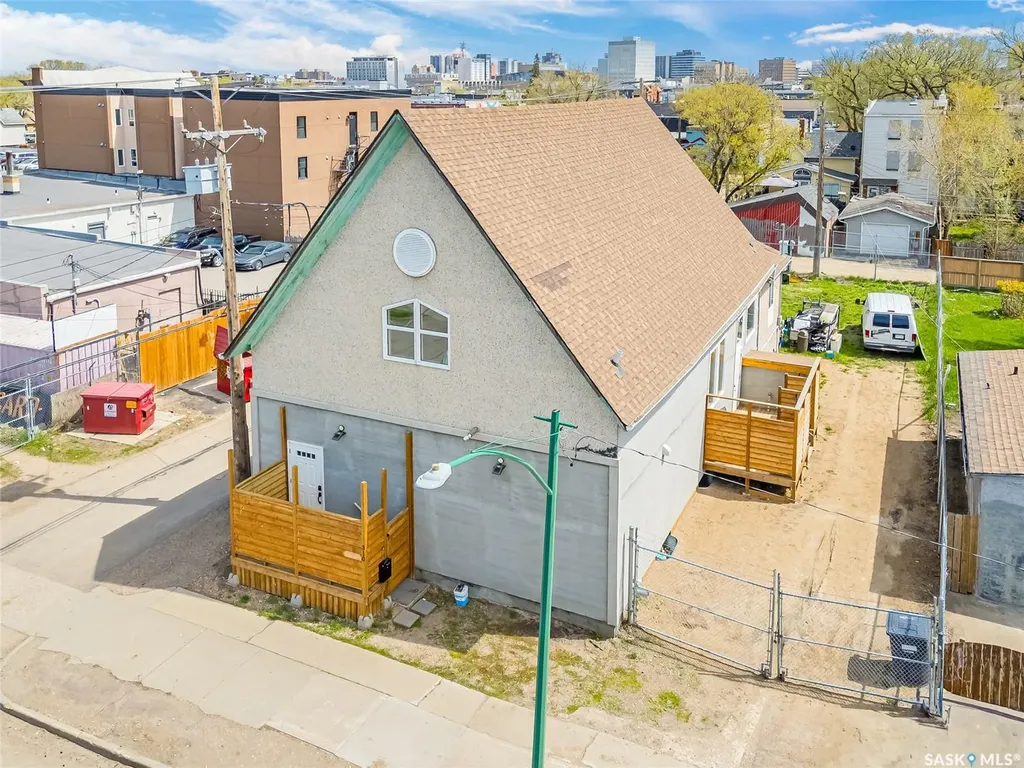 310 F Avenue S Saskatoon SK S7M 1T2