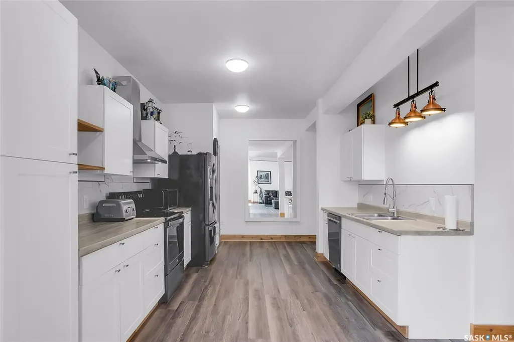 310 F Avenue S Saskatoon SK S7M 1T2