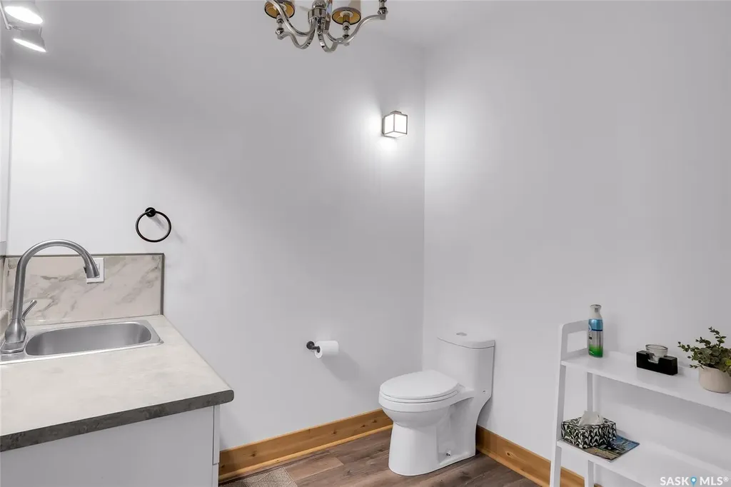 310 F Avenue S Saskatoon SK S7M 1T2
