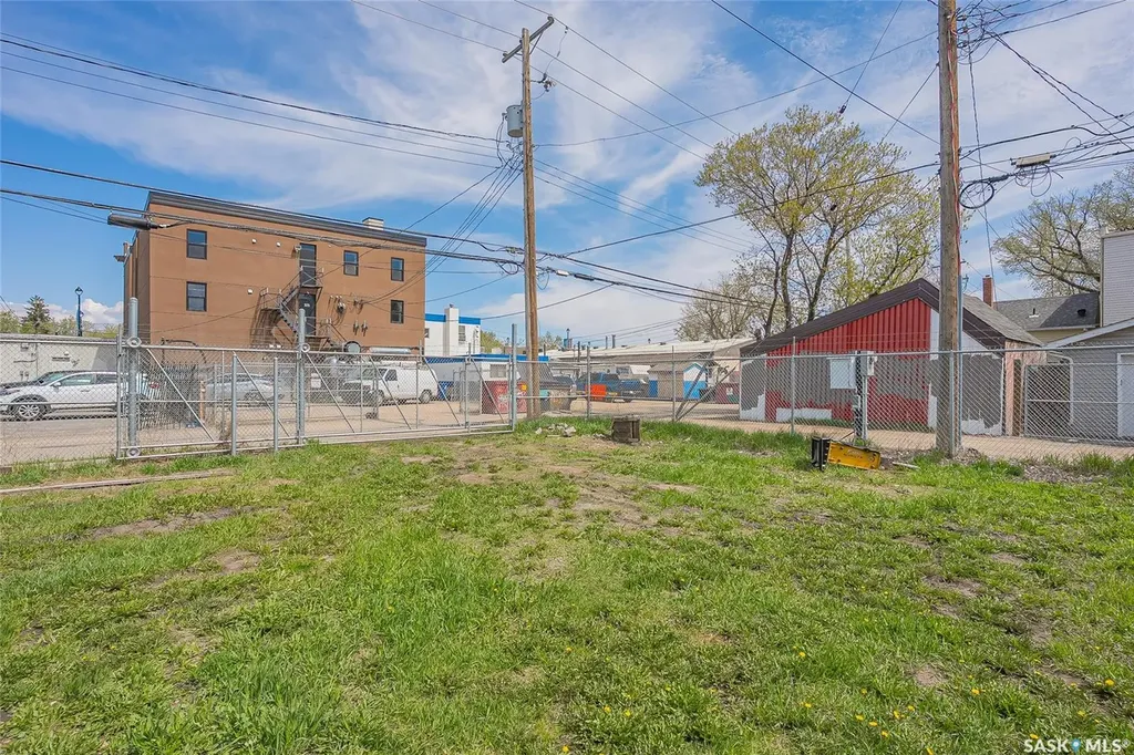 310 F Avenue S Saskatoon SK S7M 1T2
