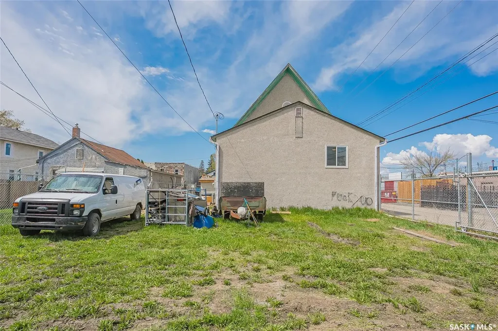310 F Avenue S Saskatoon SK S7M 1T2