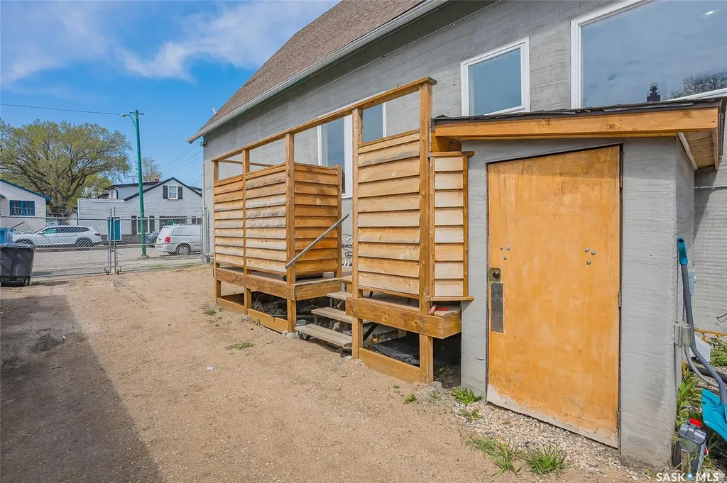 310 F Avenue S Saskatoon SK S7M 1T2