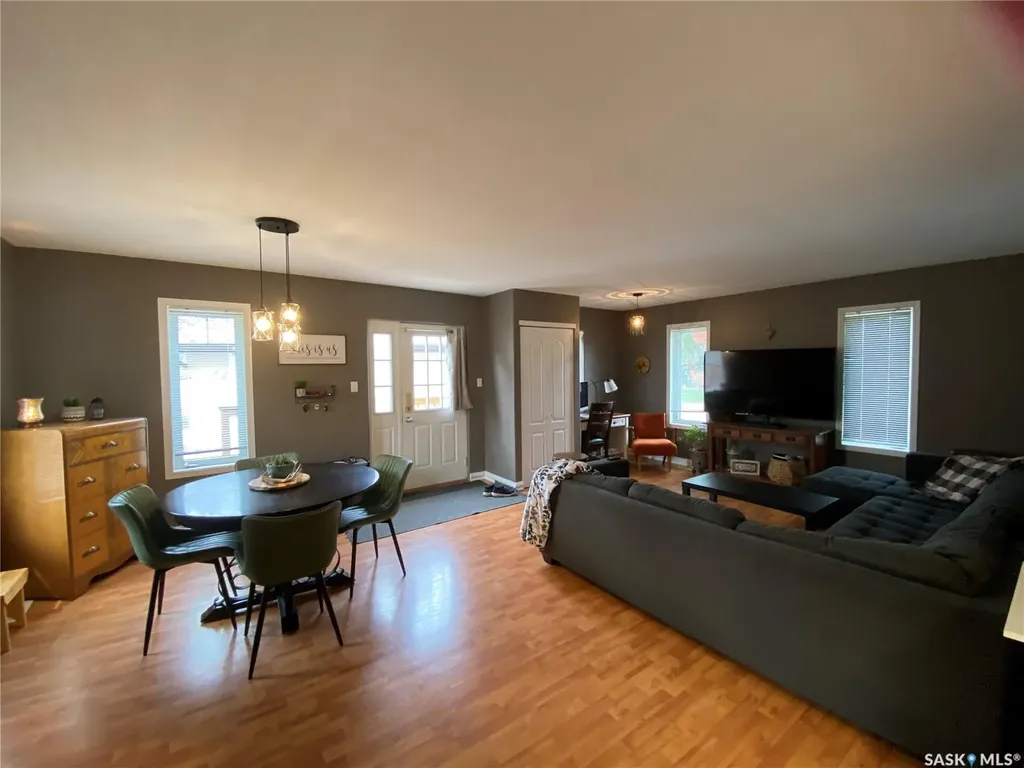 296 Maple Avenue Yorkton SK S3N 1W7