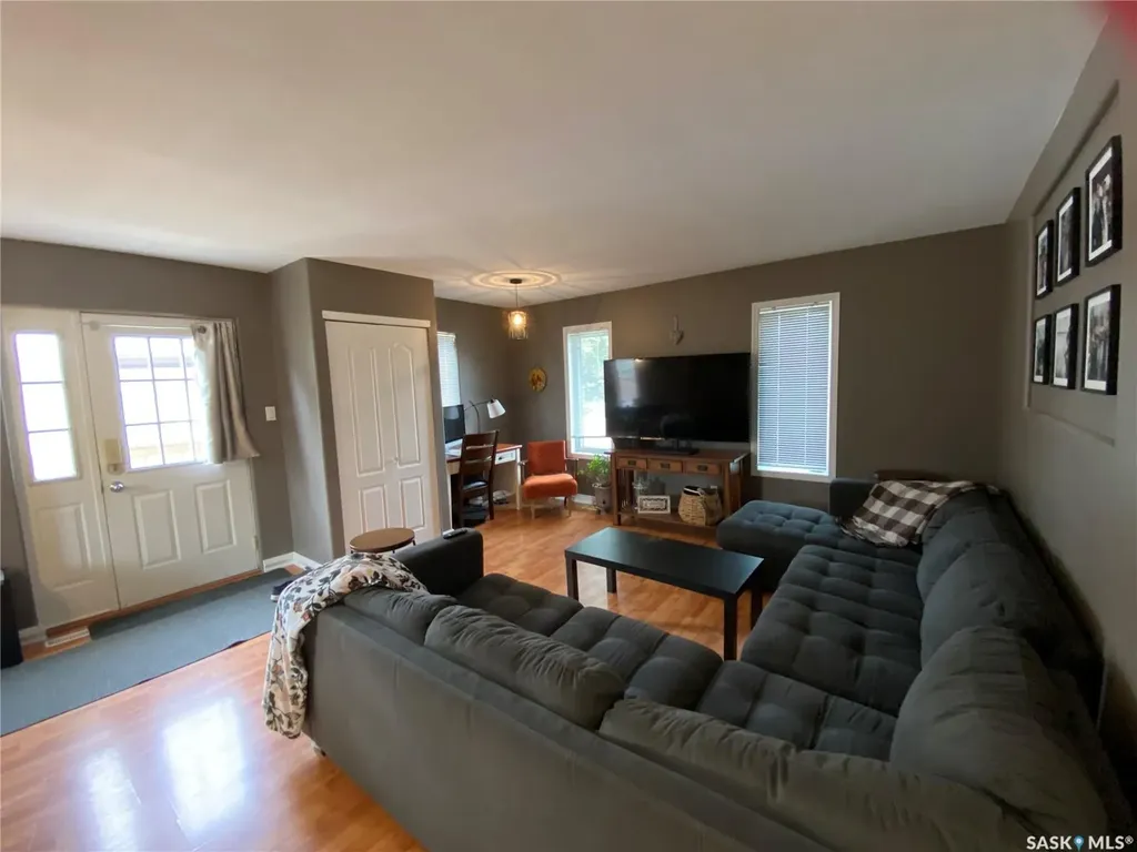 296 Maple Avenue Yorkton SK S3N 1W7