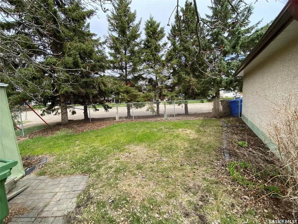 296 Maple Avenue Yorkton SK S3N 1W7