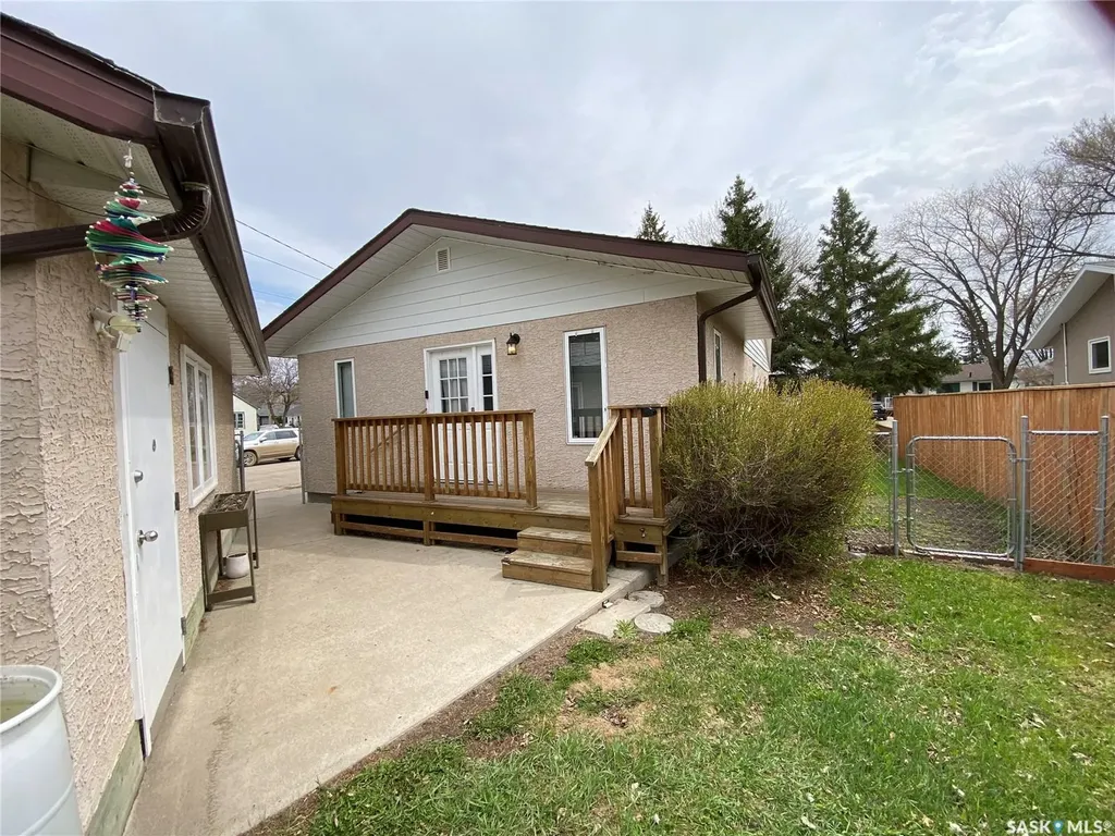 296 Maple Avenue Yorkton SK S3N 1W7