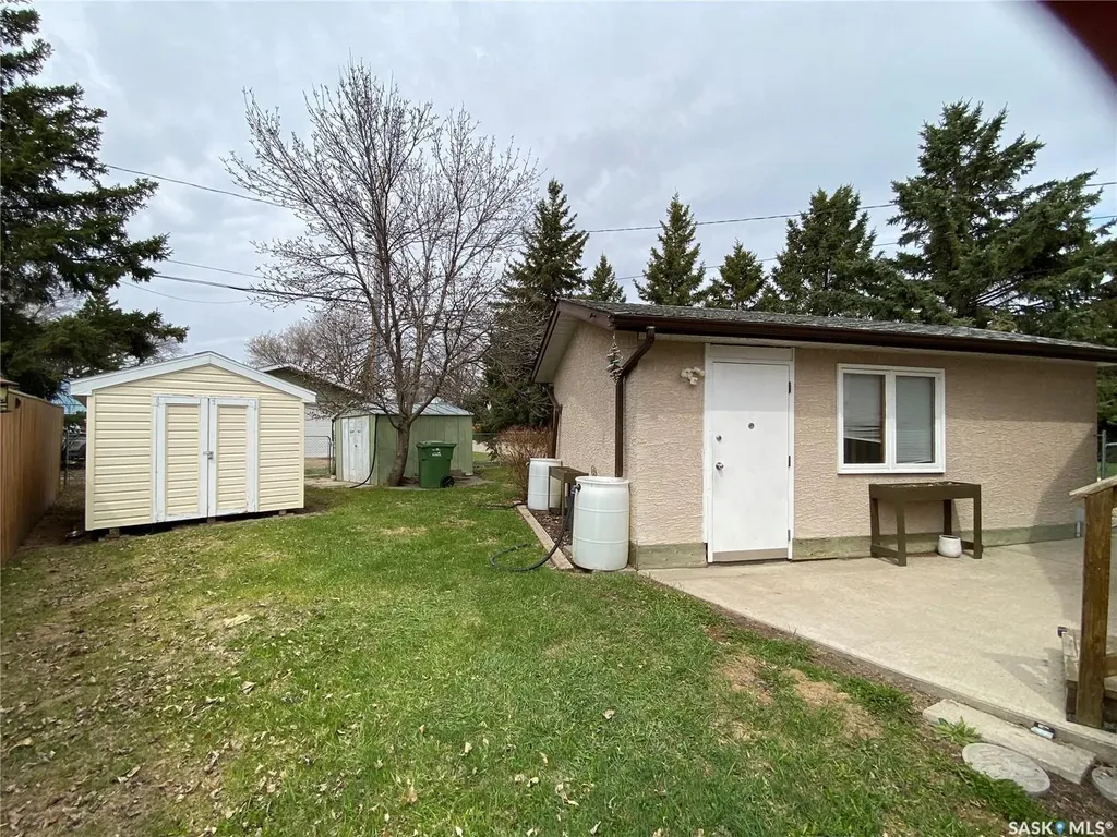 296 Maple Avenue Yorkton SK S3N 1W7