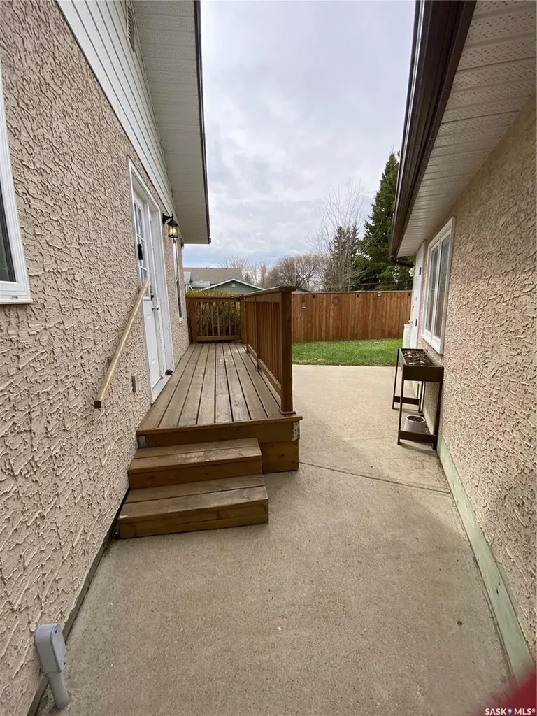 296 Maple Avenue Yorkton SK S3N 1W7