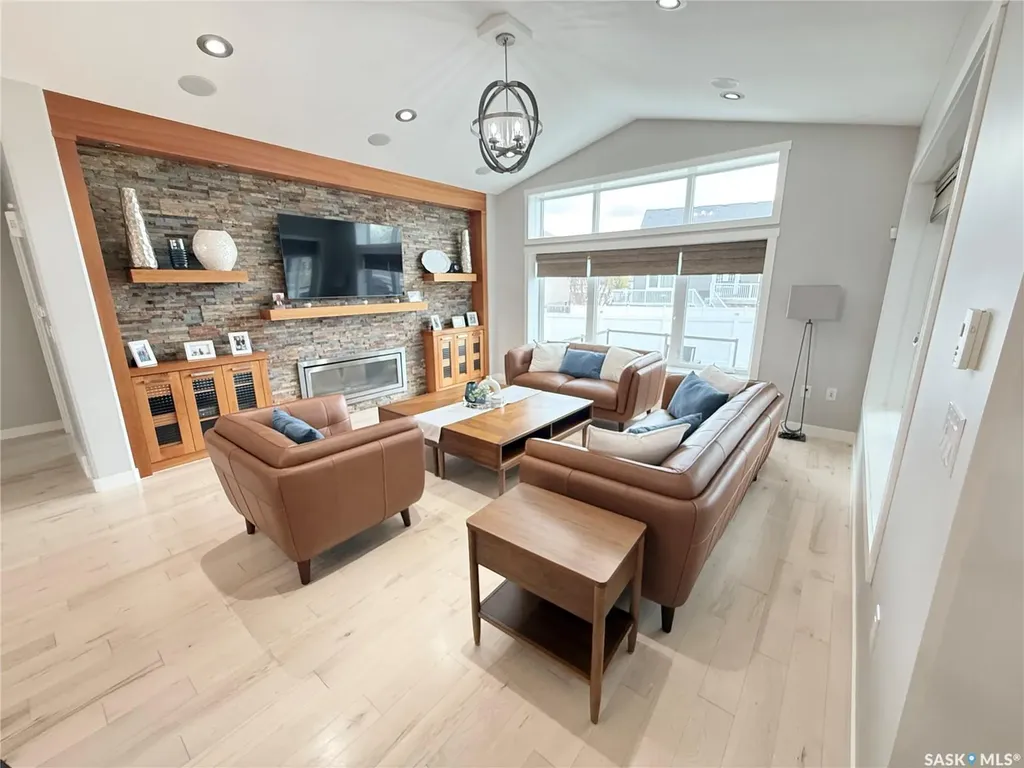1832 Gordon Miles Place Weyburn SK S4H 0B9