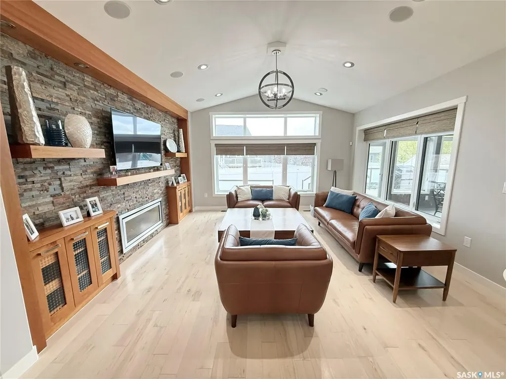 1832 Gordon Miles Place Weyburn SK S4H 0B9