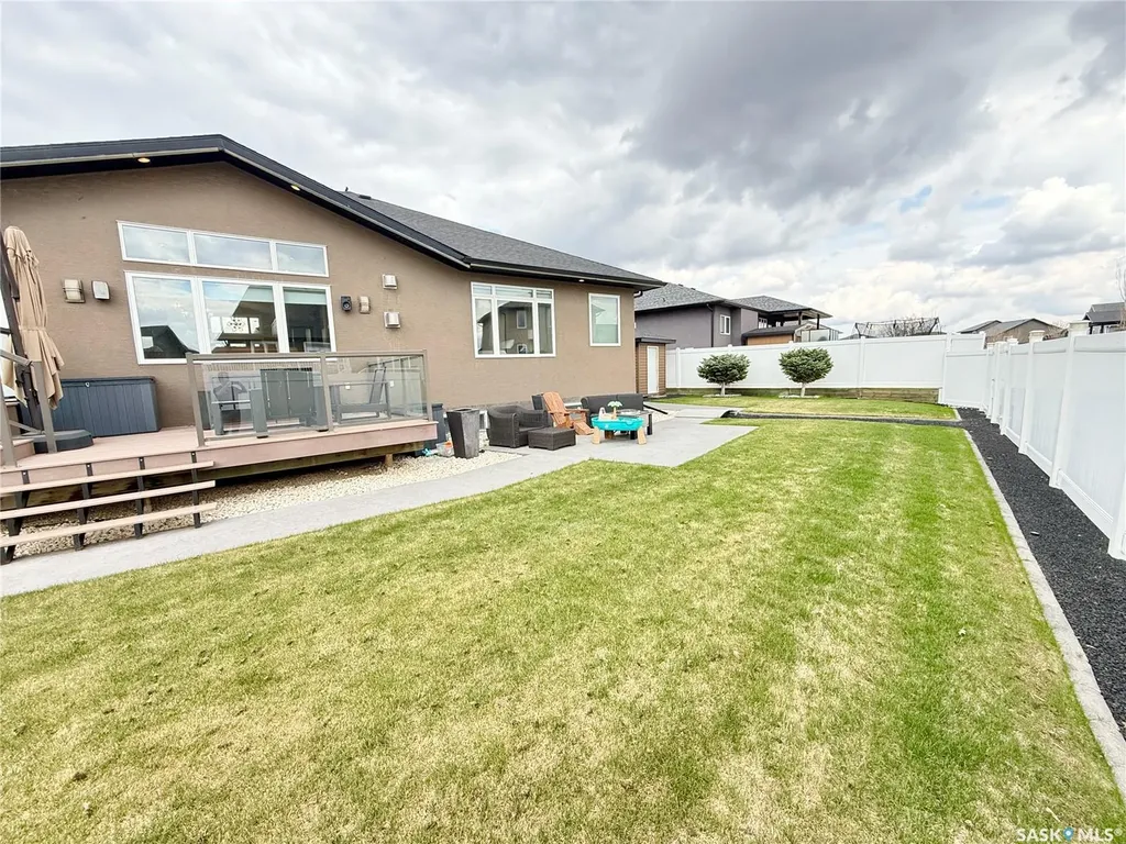 1832 Gordon Miles Place Weyburn SK S4H 0B9