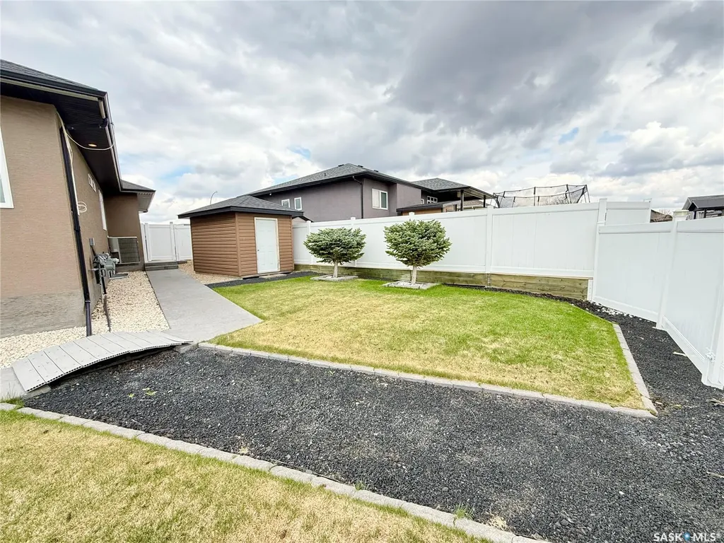 1832 Gordon Miles Place Weyburn SK S4H 0B9