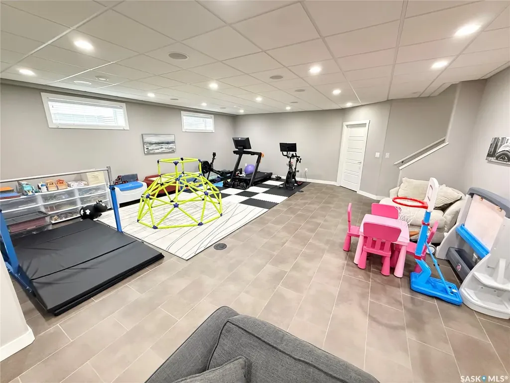 1832 Gordon Miles Place Weyburn SK S4H 0B9