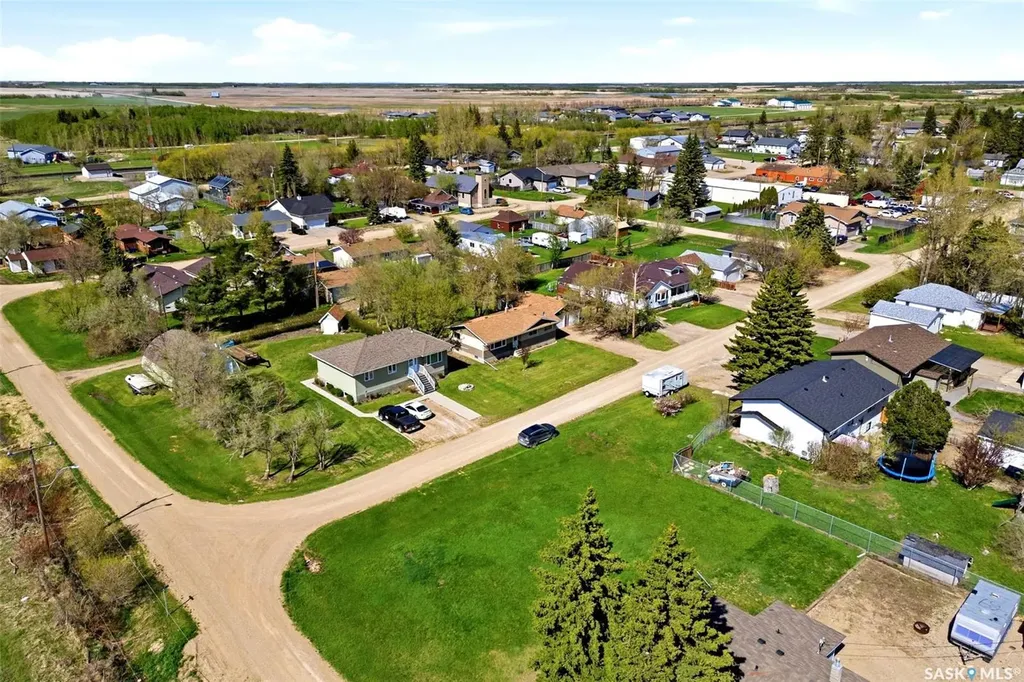 125 Brownlee Avenue Mclean SK S0G 3E0
