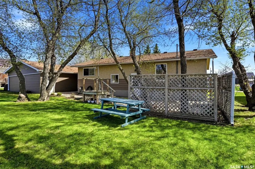 125 Brownlee Avenue Mclean SK S0G 3E0