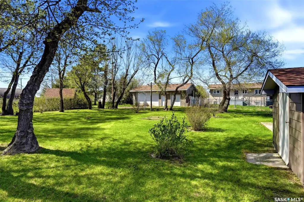 125 Brownlee Avenue Mclean SK S0G 3E0