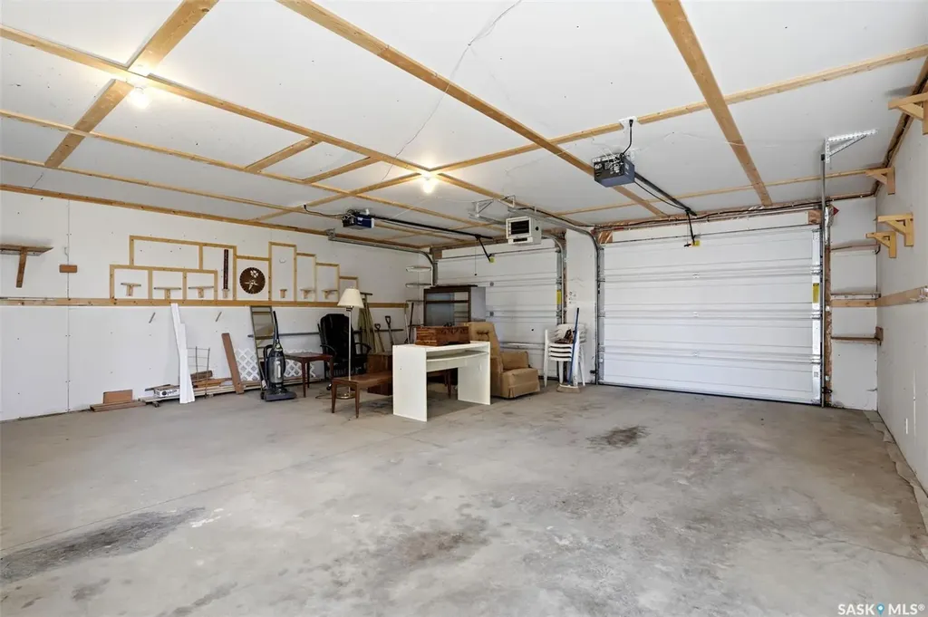 125 Brownlee Avenue Mclean SK S0G 3E0