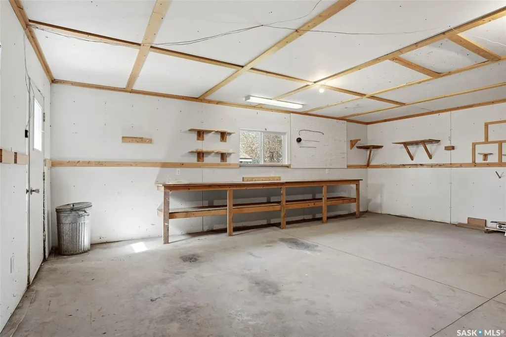 125 Brownlee Avenue Mclean SK S0G 3E0