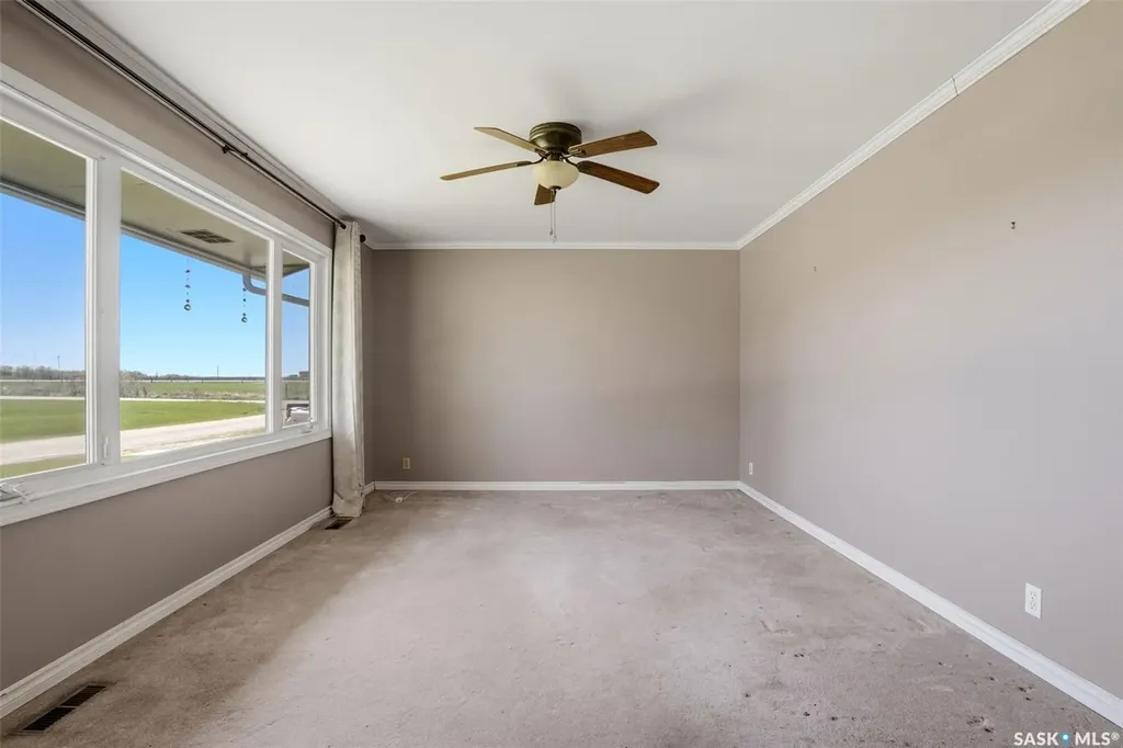 125 Brownlee Avenue Mclean SK S0G 3E0