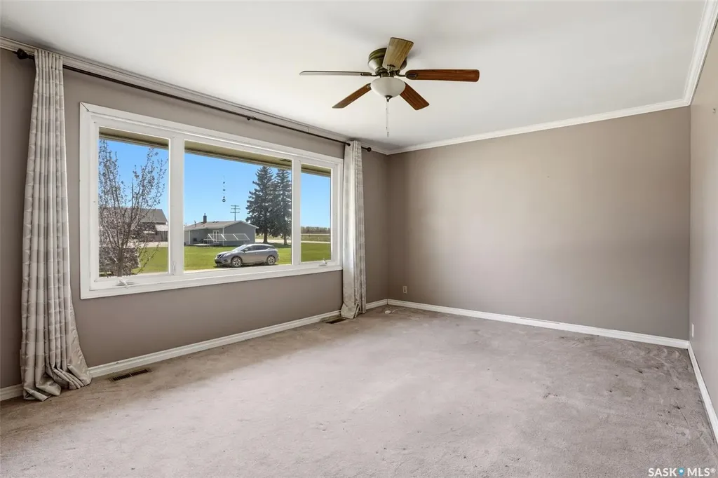 125 Brownlee Avenue Mclean SK S0G 3E0