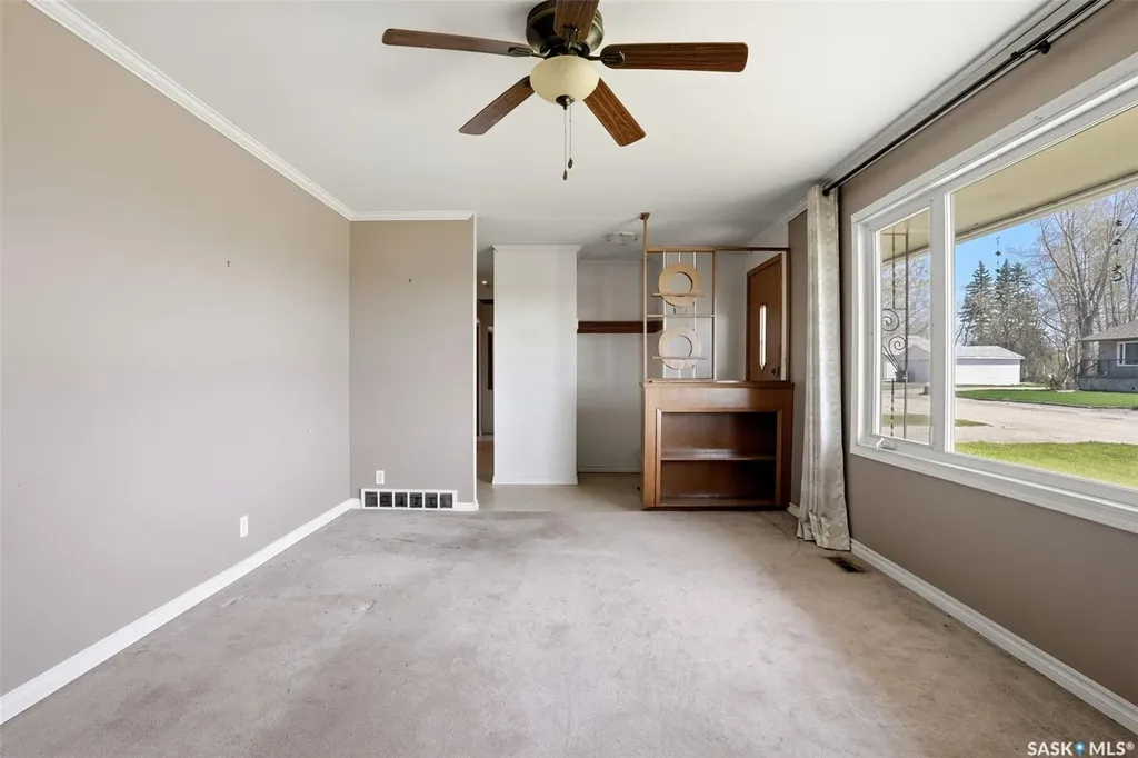 125 Brownlee Avenue Mclean SK S0G 3E0