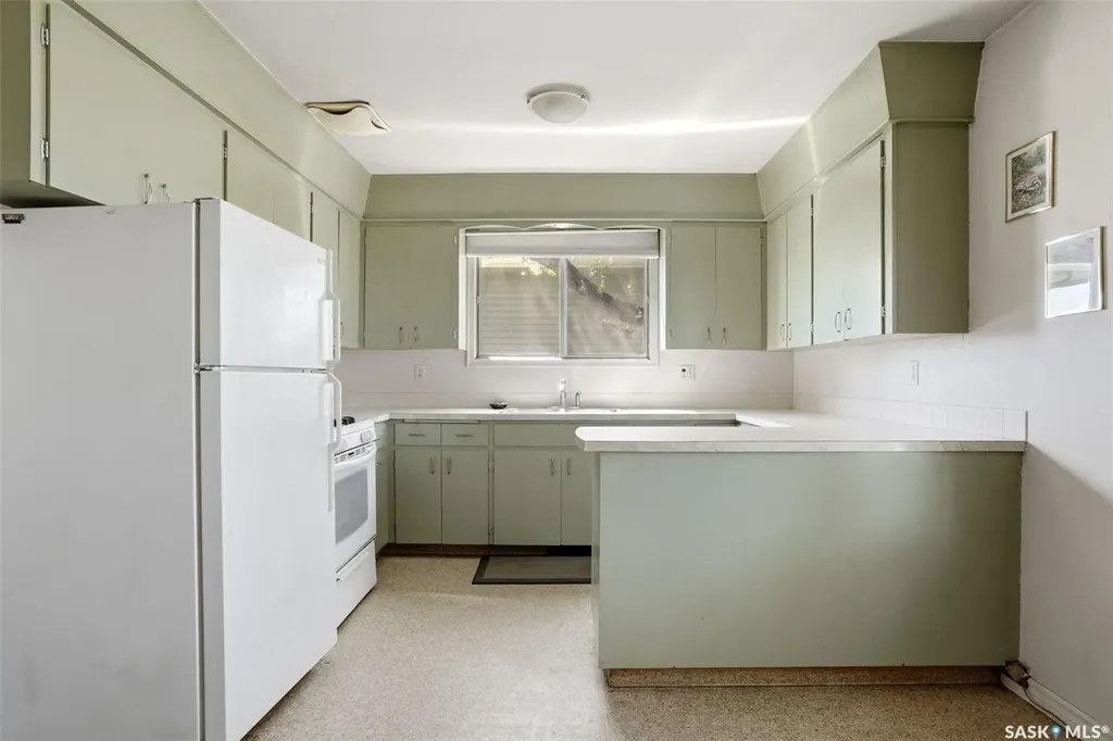 125 Brownlee Avenue Mclean SK S0G 3E0