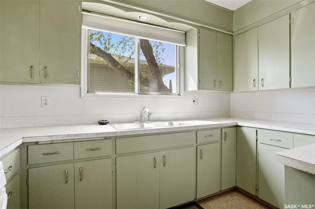 125 Brownlee Avenue Mclean SK S0G 3E0