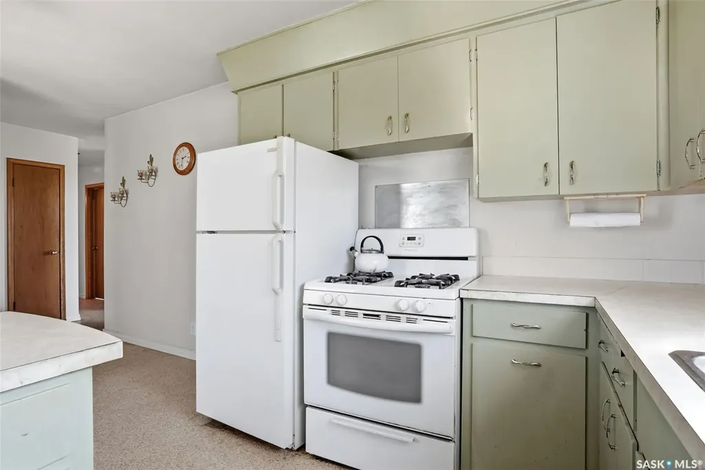 125 Brownlee Avenue Mclean SK S0G 3E0