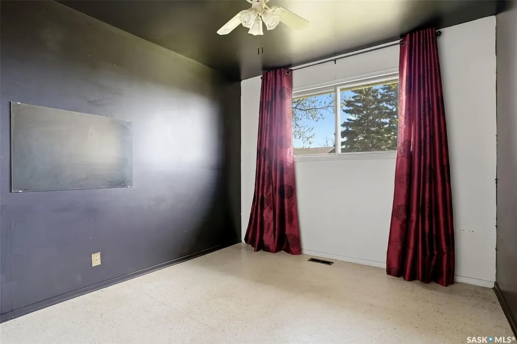 125 Brownlee Avenue Mclean SK S0G 3E0