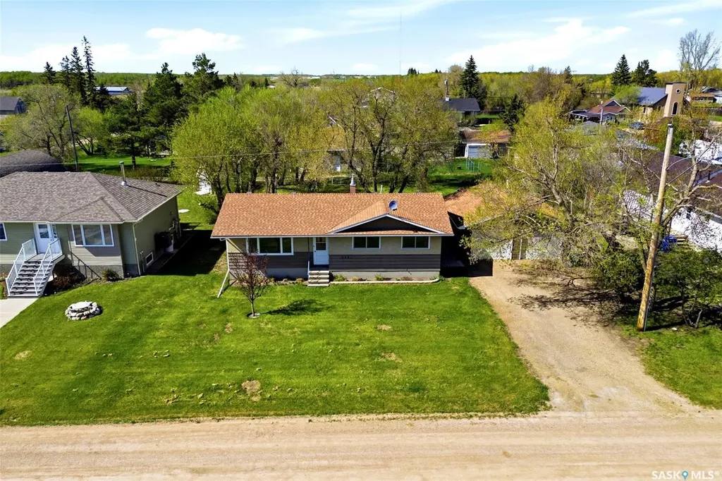 125 Brownlee Avenue Mclean SK S0G 3E0