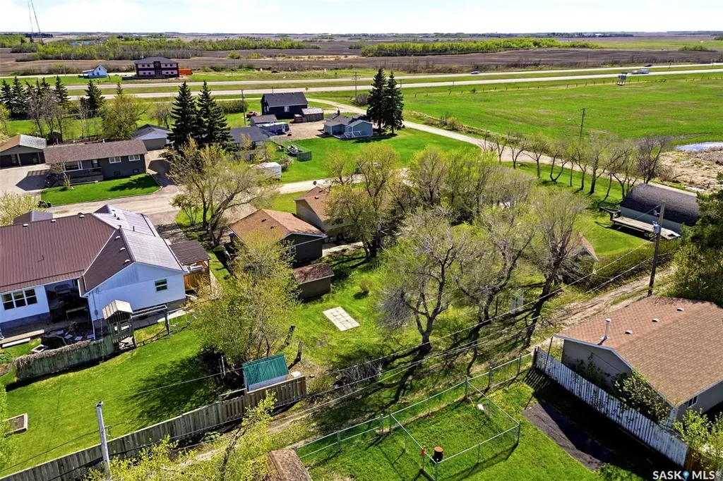 125 Brownlee Avenue Mclean SK S0G 3E0