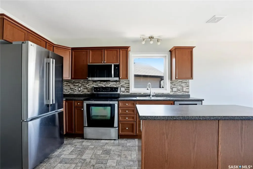 741 Glenview Cove Martensville SK S0K 0A2