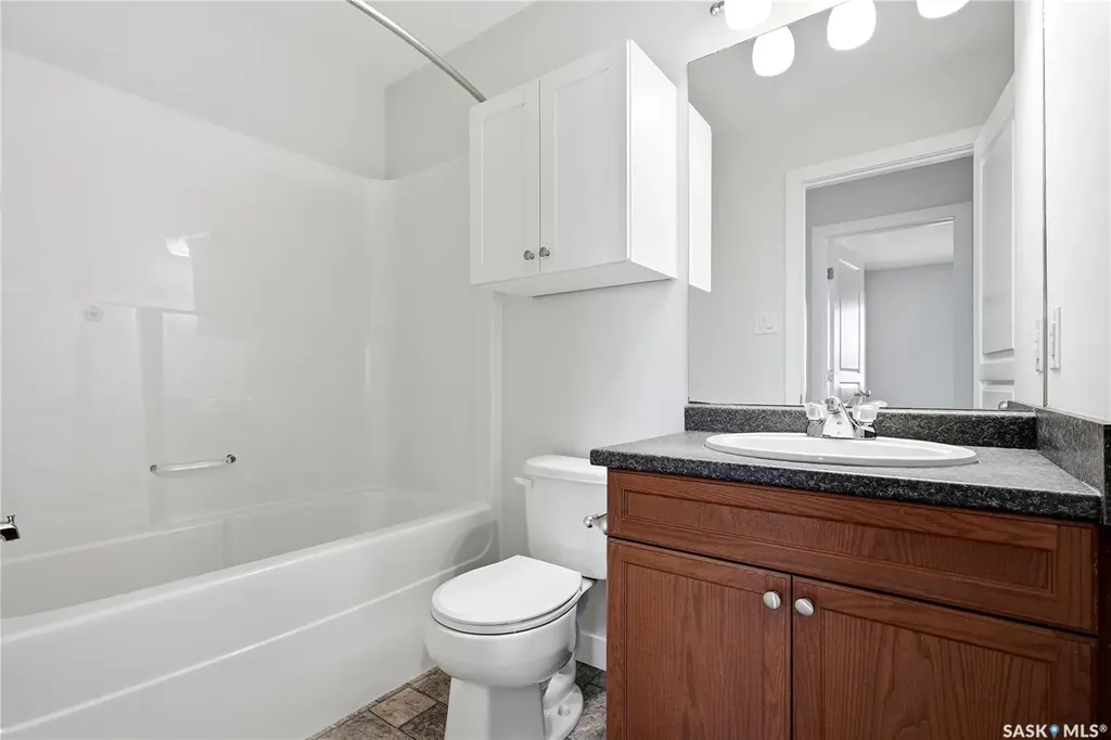 741 Glenview Cove Martensville SK S0K 0A2