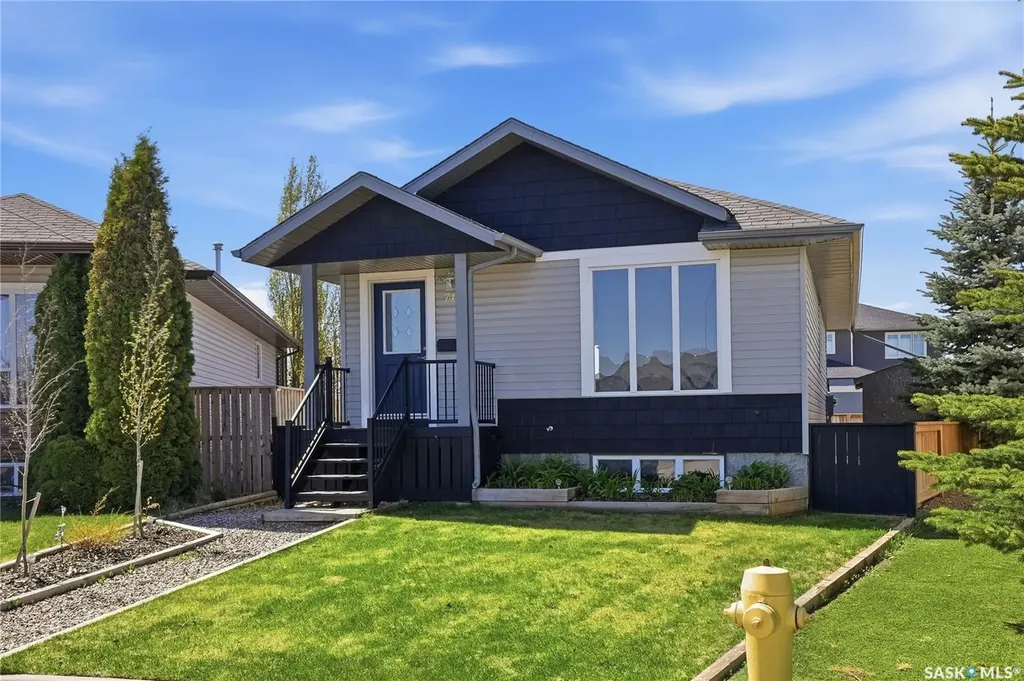 741 Glenview Cove Martensville SK S0K 0A2