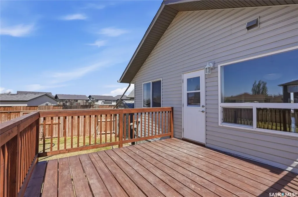 741 Glenview Cove Martensville SK S0K 0A2