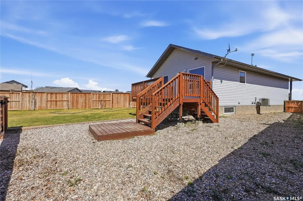 741 Glenview Cove Martensville SK S0K 0A2