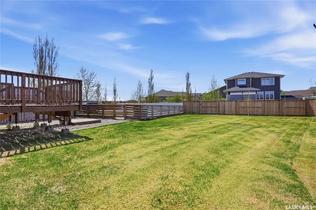 741 Glenview Cove Martensville SK S0K 0A2