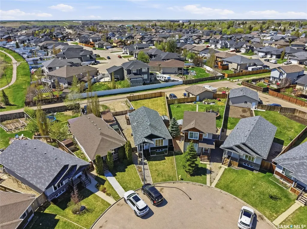 741 Glenview Cove Martensville SK S0K 0A2